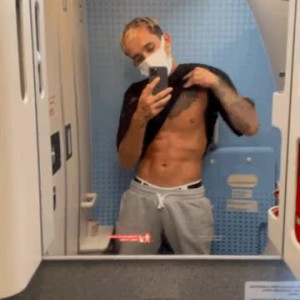 Video by freegayonlyfans published on April 17,2023 12:55:00 - BestThots