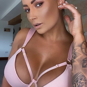 kellismithmodel #5609087