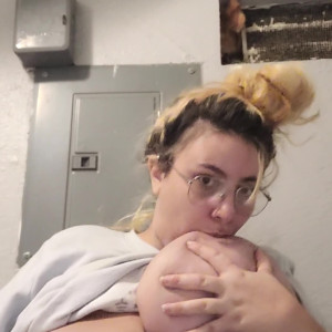 Video by astrid_rose22 published on March 18,2023 08:07:00 - BestThots