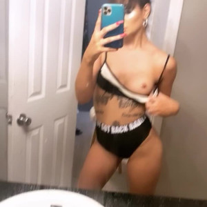 Video by miamolotovxxx published on May 5,2023 22:03:00 - BestThots