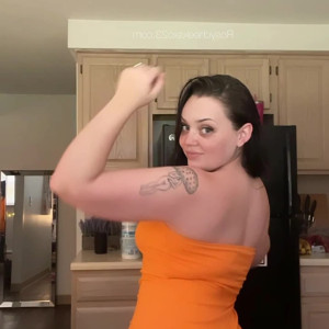 Video by rosycheeksxo23 published on April 5,2023 14:05:00 - BestThots