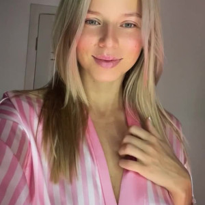 sophmoreschoolgirl #5389491