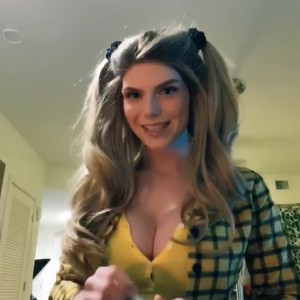 Video by sexyredinbed published on April 12,2023 07:26:00 - BestThots