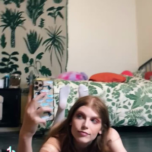 Video by sexyredinbed published on July 30,2023 12:26:00 - BestThots