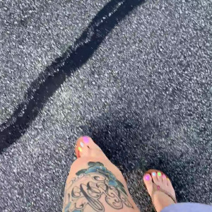kim_kisses_foot_goddess #4674730