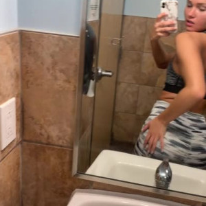 Video by zoebloomxxx published on March 2,2023 11:39:00 - BestThots