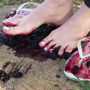 Video by amorafeet.ofc published on May 10,2023 13:42:00 - BestThots