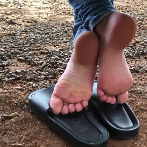 Video by amorafeet.ofc published on April 23,2023 17:04:00 - BestThots