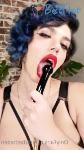 lizbetheden #9757521