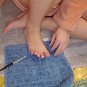 tootsiepoptoes #4903582