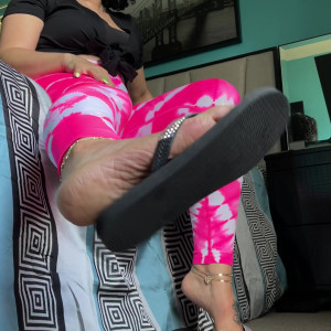 Video by deedeericanfeet published on April 27,2023 13:09:00 - BestThots