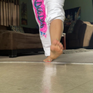 Video by deedeericanfeet published on April 15,2023 13:05:00 - BestThots