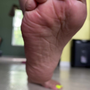 Video by deedeericanfeet published on April 25,2023 06:33:00 - BestThots