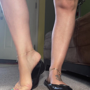 Video by deedeericanfeet published on April 26,2023 01:51:00 - BestThots