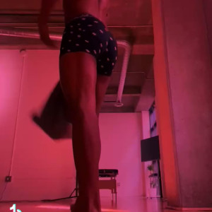 Video by lonnngbbc1 published on April 13,2023 13:44:00 - BestThots