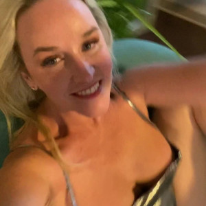 Video by mrssiren published on April 6,2023 05:09:00 - BestThots