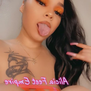 Video by aliciafeet published on May 18,2023 18:17:00 - BestThots