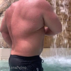 Video by hugeandhung published on March 31,2023 08:58:00 - BestThots