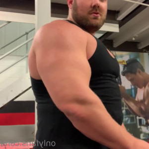 Video by hugeandhung published on April 11,2023 15:10:00 - BestThots