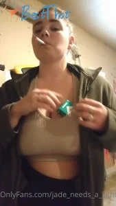 jade_needs_a_light #9807356