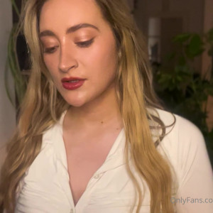 Video by blissfulwhisperasmr published on December 10,2023 12:39:51 - BestThots