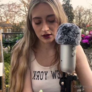 Video by blissfulwhisperasmr published on December 10,2023 12:47:04 - BestThots