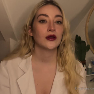 Video by blissfulwhisperasmr published on December 10,2023 12:55:06 - BestThots