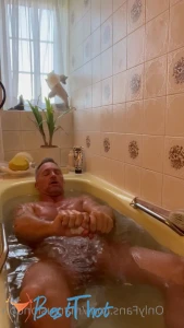 Video by marcuslondon published on January 15,2025 10:01:05 - BestThots