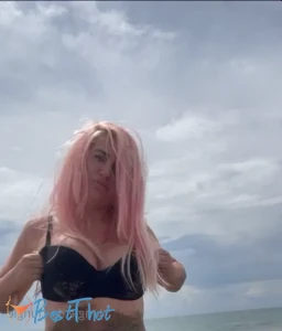 Video by jungle.doll.jungle published on January 16,2025 00:01:06 - BestThots