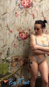 Video by moneybirdettefree published on January 16,2025 03:01:29 - BestThots