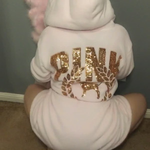 Video by hollybabyxoxo published on May 18,2023 11:02:00 - BestThots