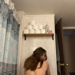 Video by simpqueen published on May 8,2023 01:38:00 - BestThots
