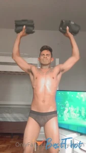 ronnyaislan #9802746