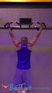 ronnyaislan #9802757