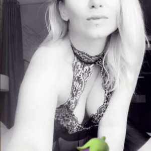 Video by lavish_fixation published on June 22,2023 20:05:00 - BestThots