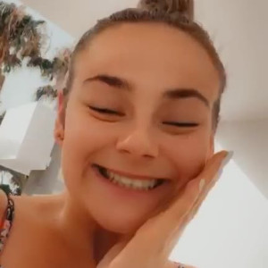 Video by tiffanybabe01 published on April 15,2023 00:01:00 - BestThots