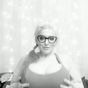 Video by pinkys_toes published on June 17,2023 12:45:00 - BestThots