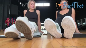 honey-bee-feet #9810226