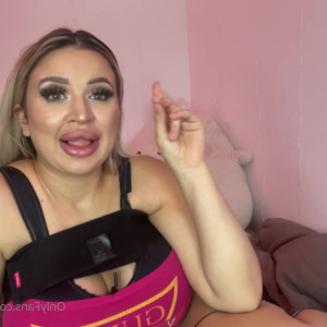 Video by bimbo_bunny_2000 published on June 6,2023 08:51:00 - BestThots