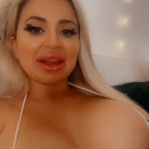 Video by bimbo_bunny_2000 published on May 28,2023 11:23:00 - BestThots