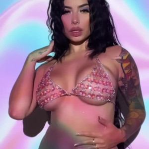 Video by kattdumont published on June 4,2023 21:31:00 - BestThots