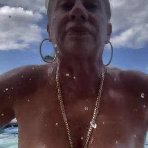 Video by hottotrottots published on July 24,2023 18:36:00 - BestThots
