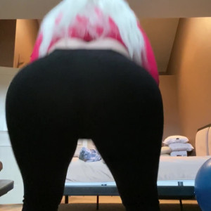 Video by realestharleyjade published on April 14,2023 14:36:00 - BestThots
