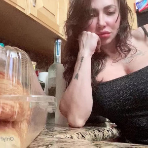 Video by sexybuffbabe published on April 6,2023 04:39:00 - BestThots
