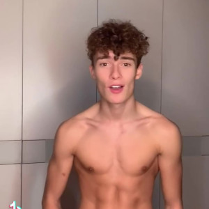 Video by romeo_twink published on May 19,2023 04:04:00 - BestThots