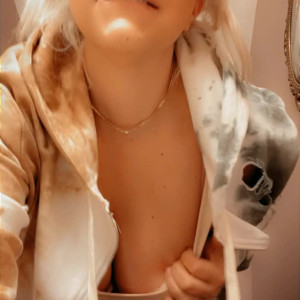 Video by lunaskye9 published on March 9,2023 08:25:00 - BestThots