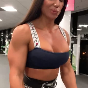 Video by alesyamuscledoll published on April 25,2023 17:19:00 - BestThots