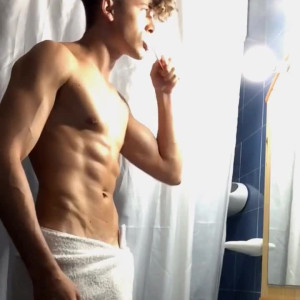 Video by yarik1 published on March 4,2023 23:39:00 - BestThots