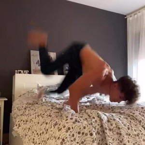 Video by yarik1 published on May 1,2023 22:54:00 - BestThots