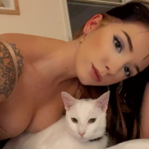 Video by mamiii111 published on May 1,2023 12:52:00 - BestThots